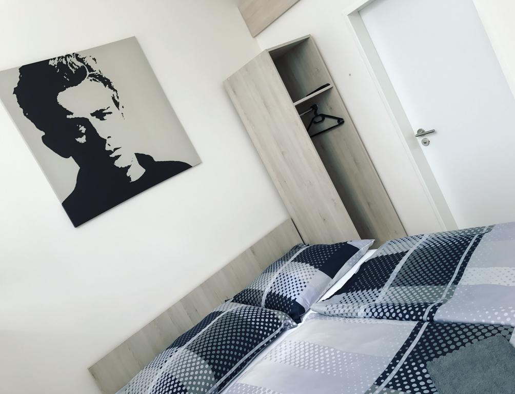 Penzion Dmz Ostrava Bagian luar foto