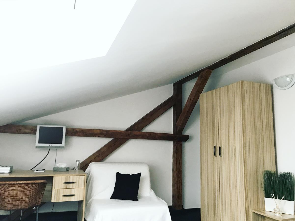 Penzion Dmz Ostrava Bagian luar foto