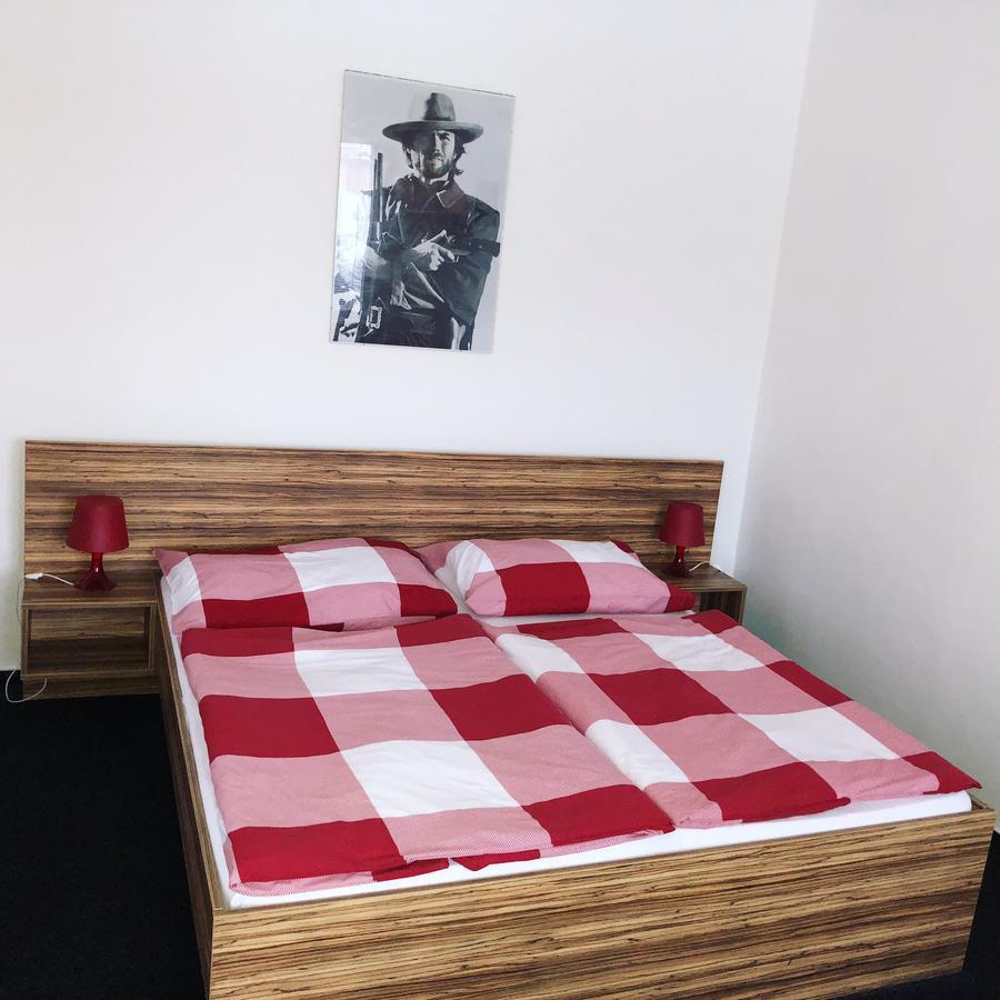 Penzion Dmz Ostrava Bagian luar foto
